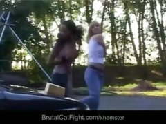 Rough catfight at a carwash